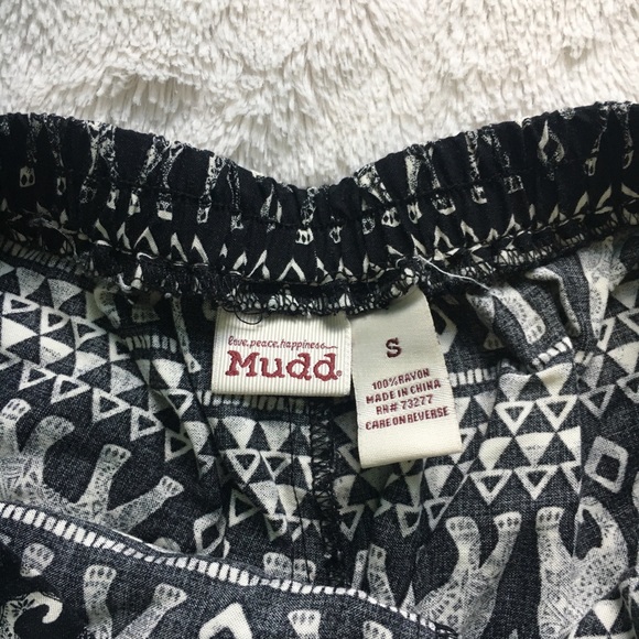 Mudd elephant shorts - Picture 2 of 3